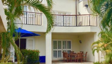 Cap Cove 3 Bedroom Townhouse with Rooftop Terrace