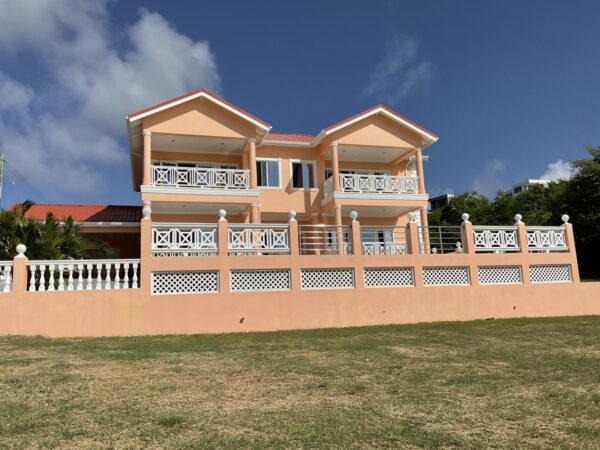 Deluxe Villa For Rent Located at Belle Vue , Cap Estate