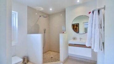 ONE-BEDROM COTTAGE FOR SALE LOCATED AT BEQUIA ST. VINCENT