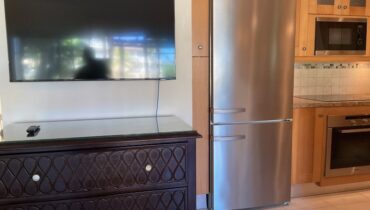 THE LANDINGS APARTMENT NO. 902 FOR SALE