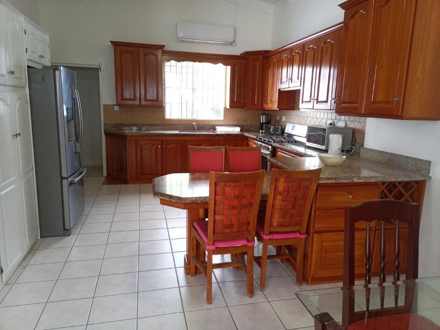 DELUXE HOUSE FOR RENT LOCATED AT RODNEY BAY, SAINT LUCIA