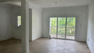 PROPERTY FOR SALE OVERLOOKING THE GOLF COURSE
