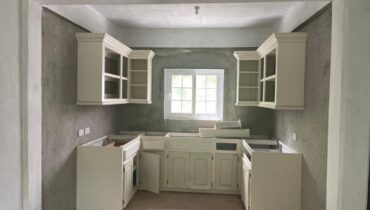 PROPERTY FOR SALE OVERLOOKING THE GOLF COURSE